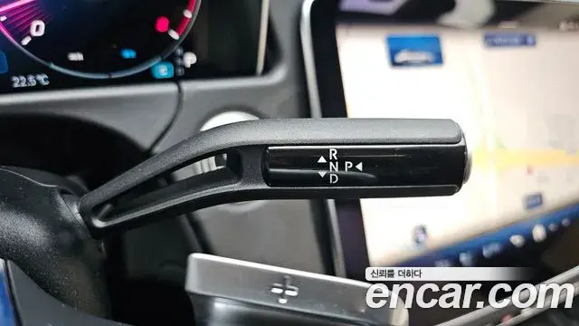 Mercedes-Benz E-Class 2025 — Photo 9/20