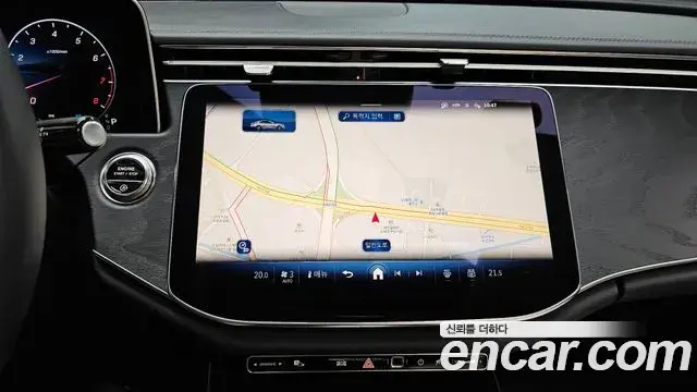 Mercedes-Benz E-Class 2025 — Photo 13/20