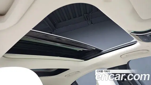 Mercedes-Benz E-Class 2025 — Photo 19/20