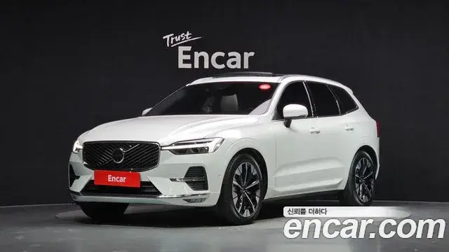 Volvo XC60 2025 — Фото 1/20