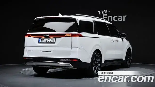 Kia Carnival 2023 — Фото 2/20