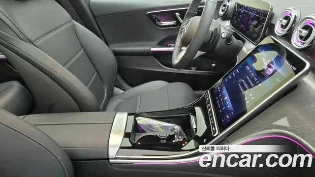 Mercedes-Benz C-Class 2026 — Photo 8/18