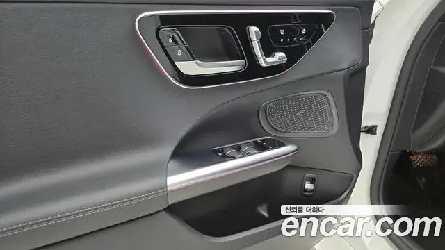 Mercedes-Benz C-Class 2026 — Photo 14/18