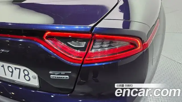 Kia Stinger 2018 — Photo 8/36