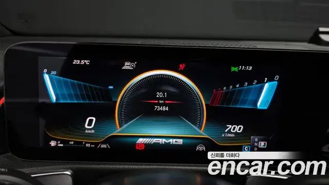 Mercedes-Benz GLB-Class 2021 — Photo 8/20