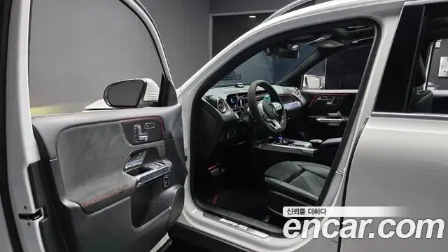 Mercedes-Benz GLB-Class 2021 — Photo 10/20