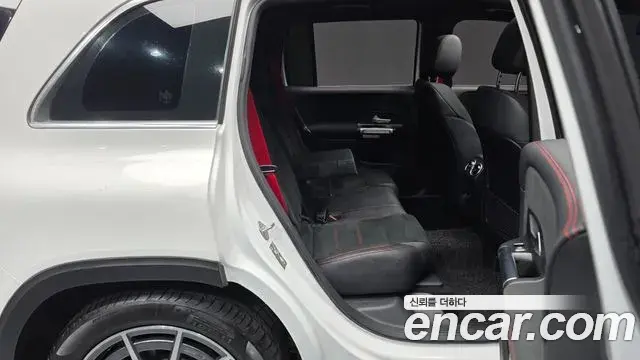 Mercedes-Benz GLB-Class 2021 — Photo 11/20