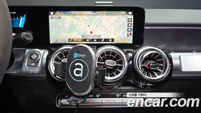 Mercedes-Benz GLB-Class 2021 — Photo 13/20
