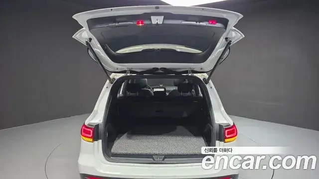 Mercedes-Benz GLB-Class 2021 — Photo 17/20