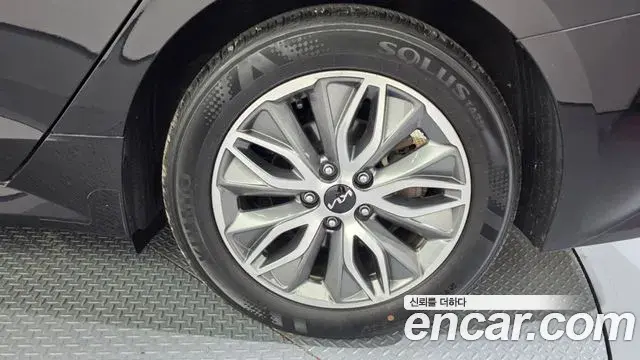 Kia K5 2022 — ფოტო 12/37