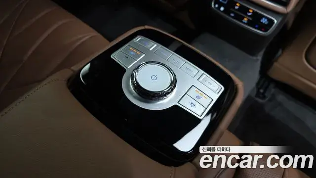 Genesis Electrified G80 2023 — Şəkil 18/20
