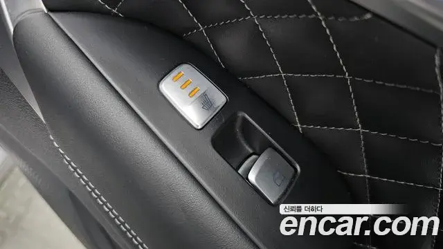 Genesis G70 2019 — Photo 30/37