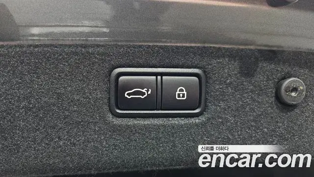 Genesis G70 2019 — Photo 18/37