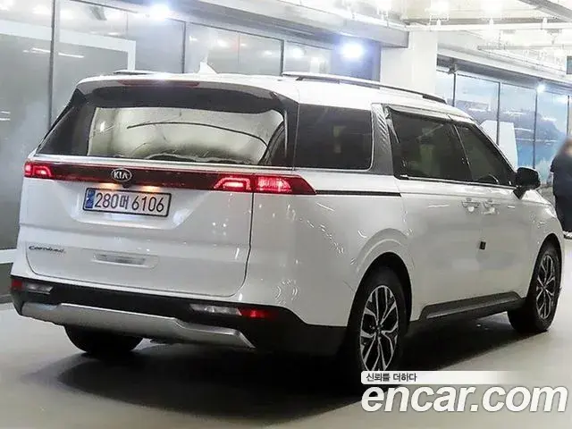 Kia Carnival 2021 — Фото 4/20