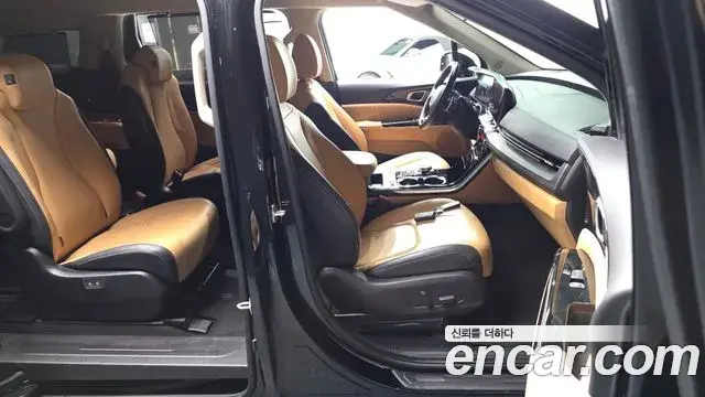 Kia Carnival 2021 — Photo 9/20