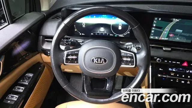 Kia Carnival 2021 — Photo 12/20