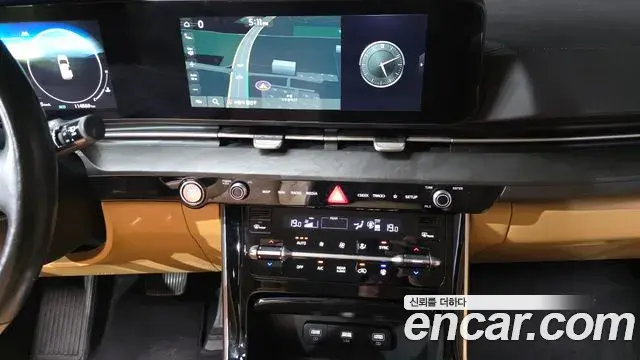 Kia Carnival 2021 — Photo 13/20