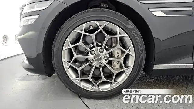 Genesis Electrified G80 2023 — Photo 5/20