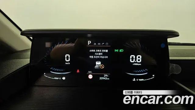 Hyundai Staria 2025 — Фото 8/20