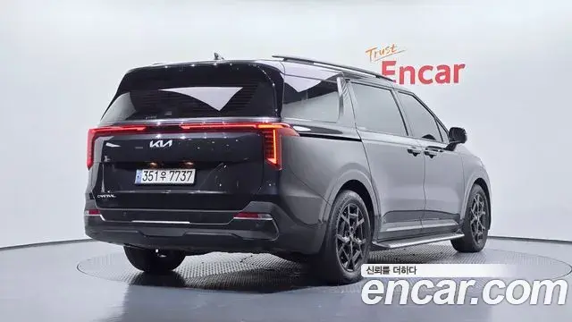 Kia Carnival 2023 — Şəkil 2/20
