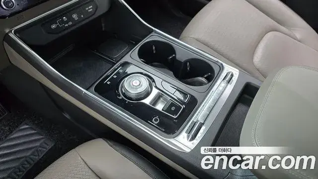 Kia Carnival 2023 — Şəkil 9/20