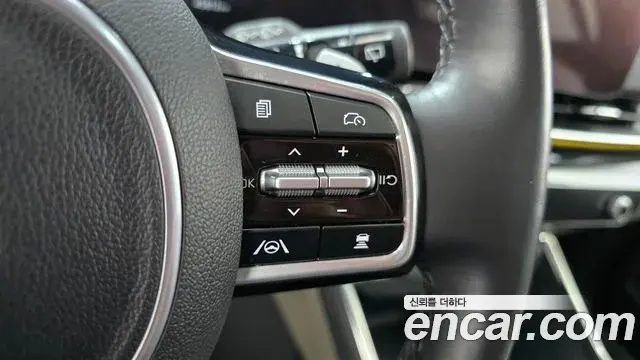 Kia Carnival 2023 — Şəkil 17/20