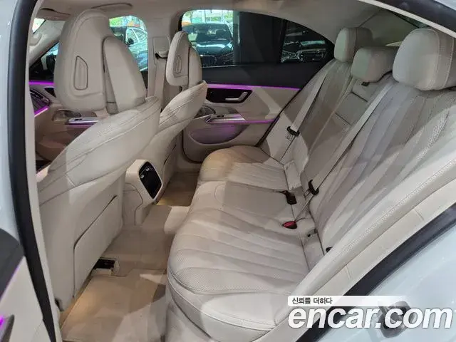 Mercedes-Benz E-Class 2026 — Photo 10/20