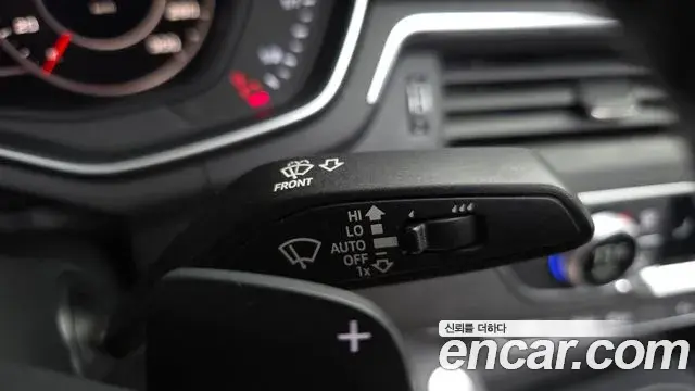 Audi A4 2018 — Фото 18/20