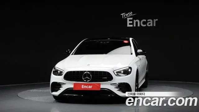 Mercedes-Benz E-Class 2023 — Photo 3/20