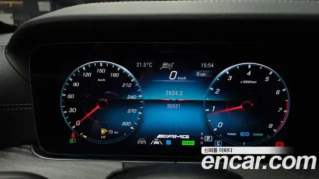 Mercedes-Benz E-Class 2023 — Photo 8/20