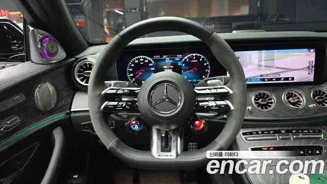 Mercedes-Benz E-Class 2023 — Photo 13/20