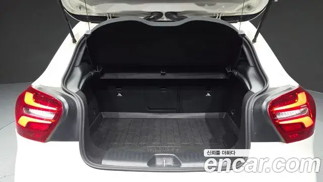 Mercedes-Benz A-Class 2018 — Şəkil 20/20