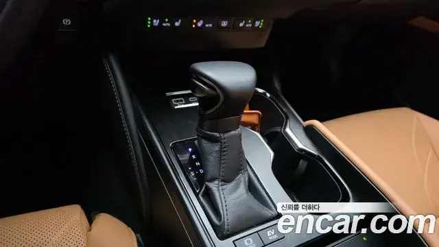 Lexus ES300h 2025 — Şəkil 9/20