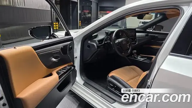 Lexus ES300h 2025 — Şəkil 10/20