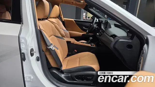 Lexus ES300h 2025 — Şəkil 11/20