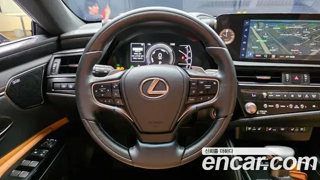 Lexus ES300h 2025 — Şəkil 13/20