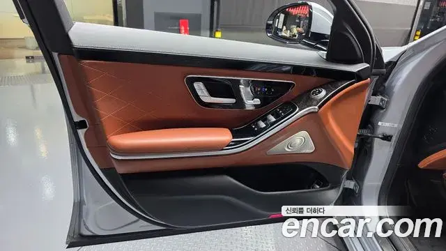 Mercedes-Benz S-Class 2021 — Photo 15/34