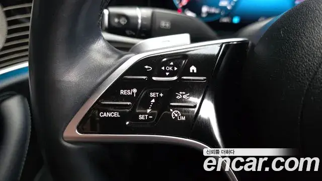 Mercedes-Benz E-Class 2022 — Photo 19/20