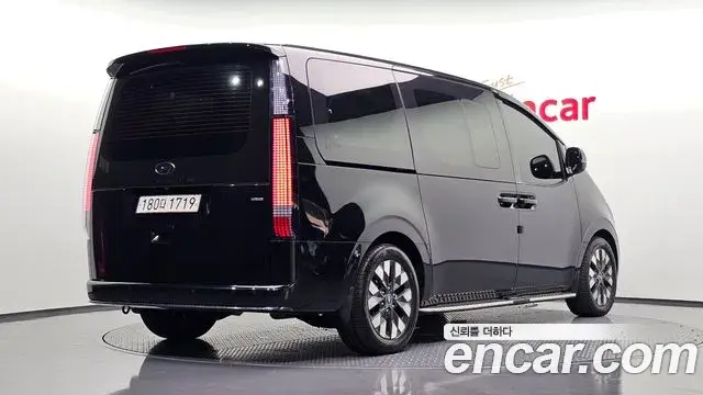 Hyundai Staria 2021 — Photo 2/20