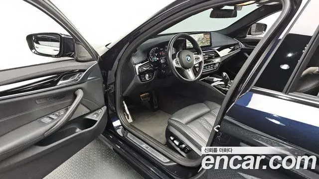 BMW 5 Series 2022 — Şəkil 10/20