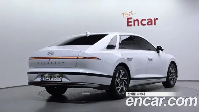 Hyundai Grandeur 2023 — Şəkil 2/20