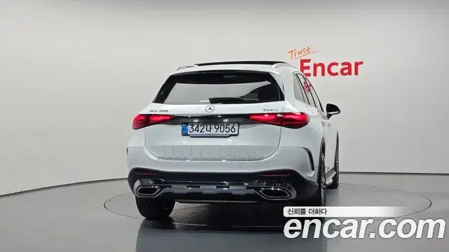 Mercedes-Benz GLC-Class 2025 — Photo 4/20