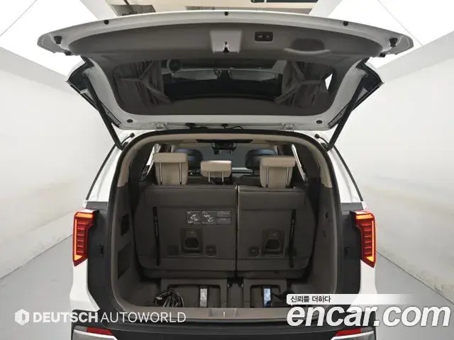 Kia Carnival 2024 — Photo 19/20