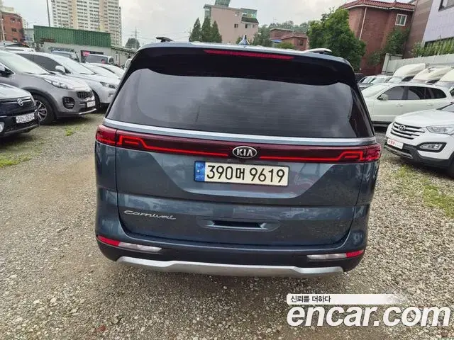 Kia Carnival 2021 — Photo 3/20