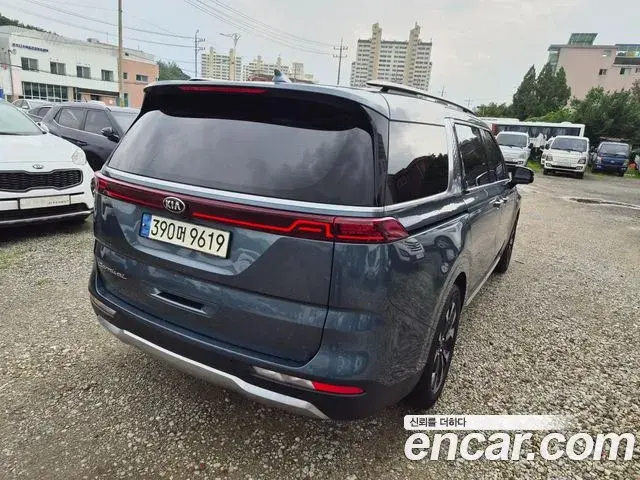 Kia Carnival 2021 — Photo 4/20