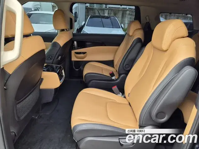 Kia Carnival 2021 — Photo 10/20
