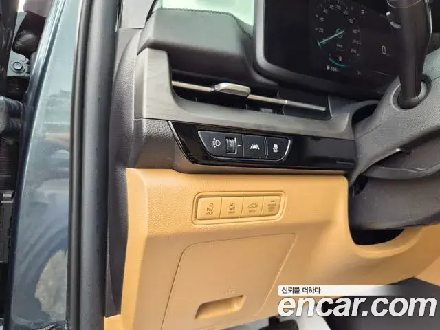 Kia Carnival 2021 — Photo 8/20
