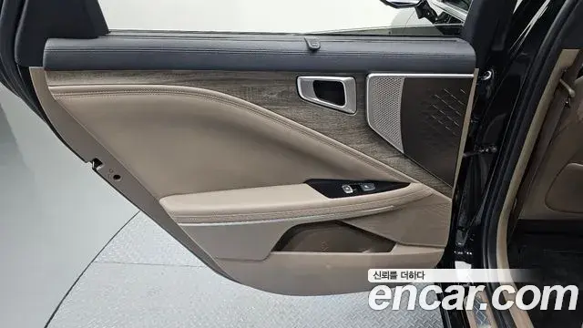 Kia K8 2022 — Photo 15/35