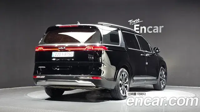 Kia Carnival 2022 — Photo 2/20