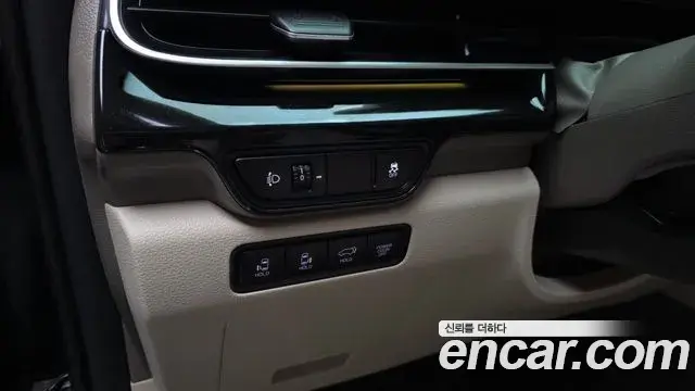 Kia Carnival 2023 — Photo 29/35